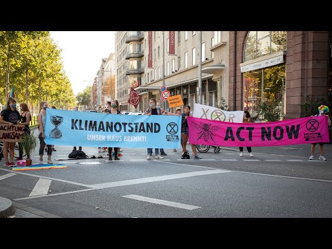 Blockade der Augustaanlage für Autofreie Innenstadt