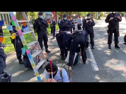 13.6.21 TRIGGERWARNUNG #Polizeigewalt von der Polizei Köln in Dortmund aus der B1