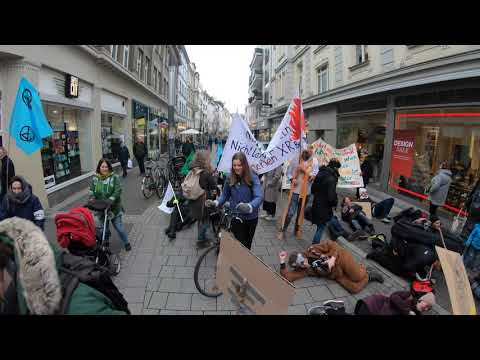 die-in  in Bonn unterwegs SOS Australien Die Welt brennt 25.1.20