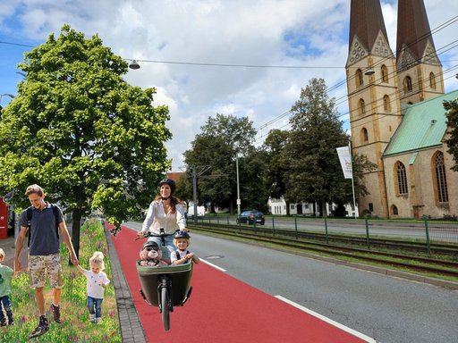 Klimawache Bielefeld und Fahrraddemo "Kreuzstraße"